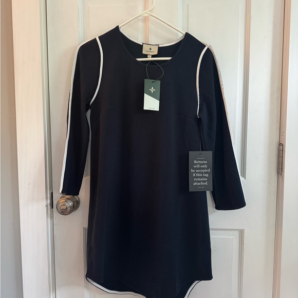 Tuckernuck NWT navy shift dress with white piping detail. Dress up or down - Picture 2 of 4